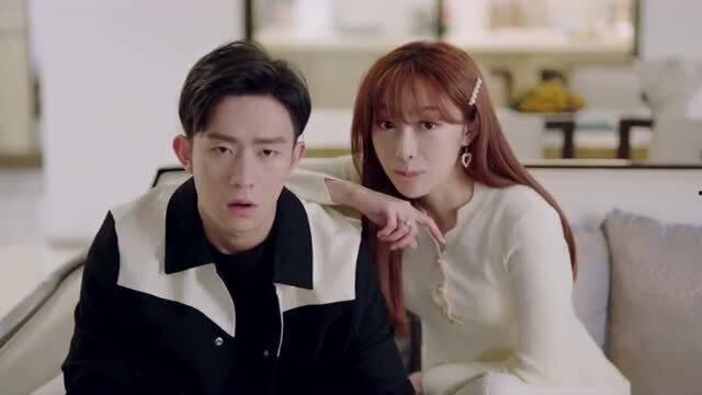 情侣吃瓜博主小说,情侣博主的爱情瓜语